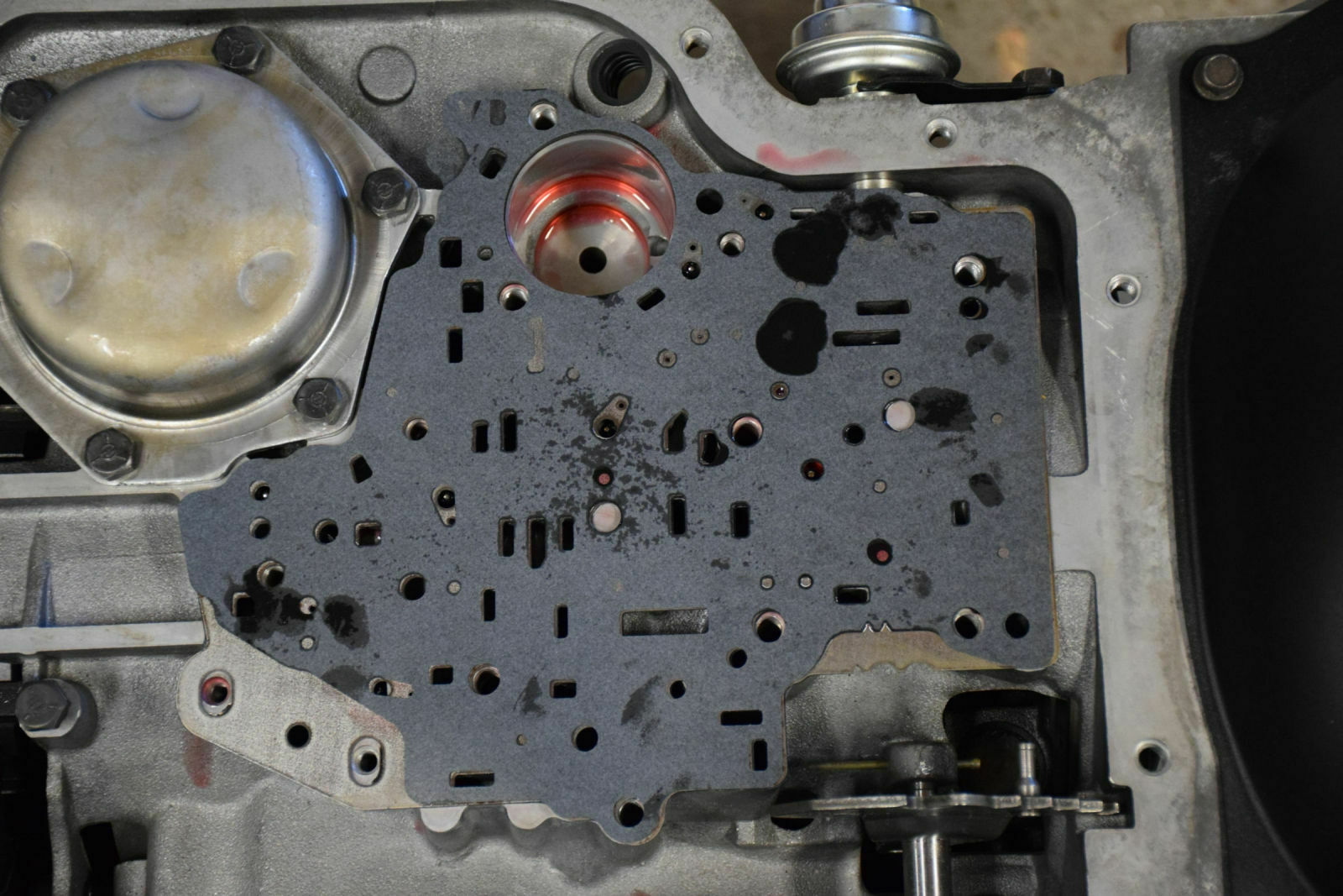 Zweite Dichtung mit ATF fixiert