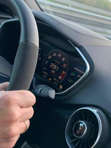 Fe0365ed-64a6-4eef-a60a-3d26ae6f8036