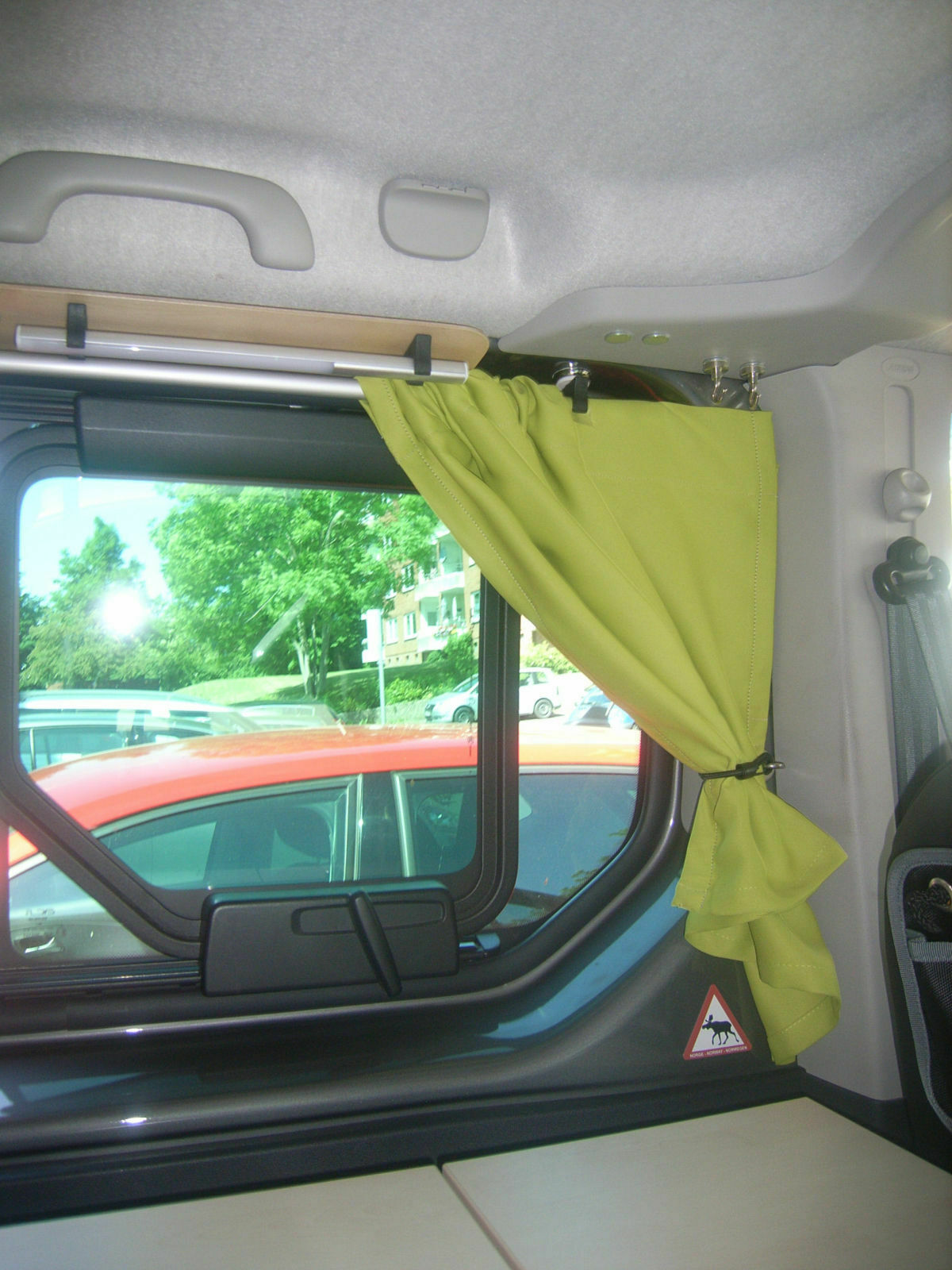 Um- und Ausbau des Opel Vivaro-B und der baugleichen Fahrzeuge zum Campingbus - eine Ideensammlung