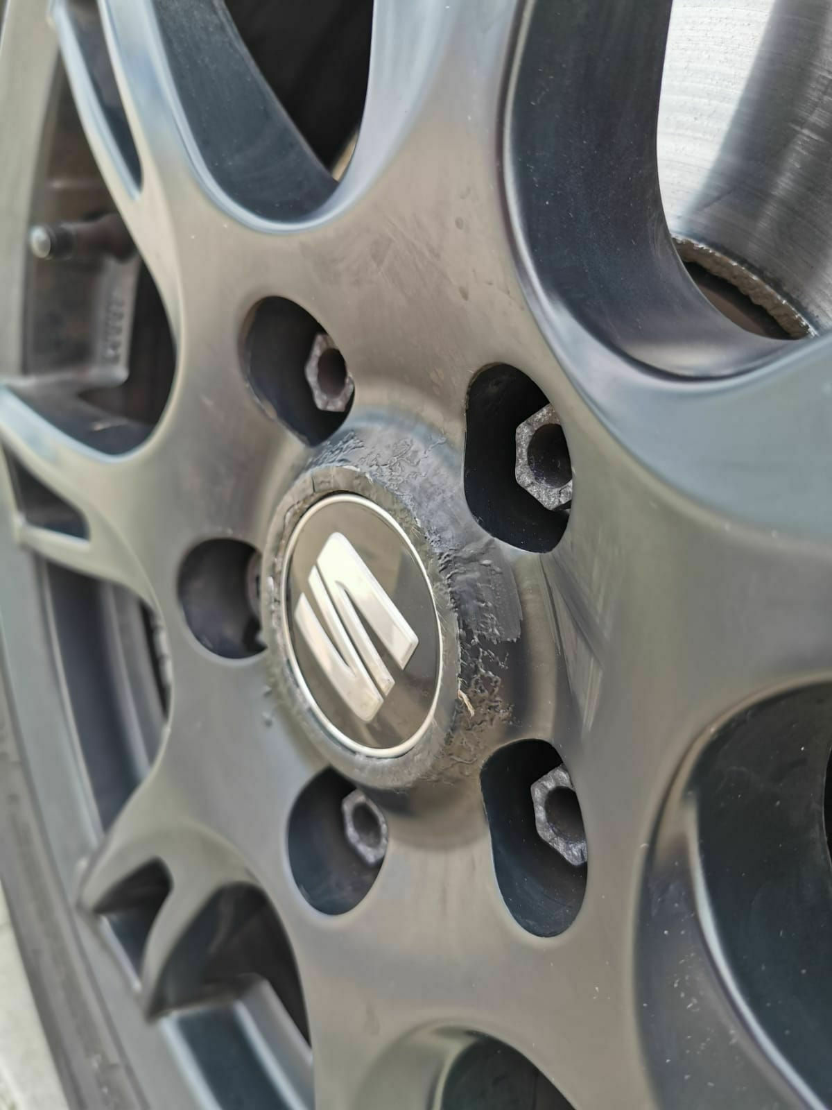 Felgen weisen Lack abplatzer und "hubbel" auf