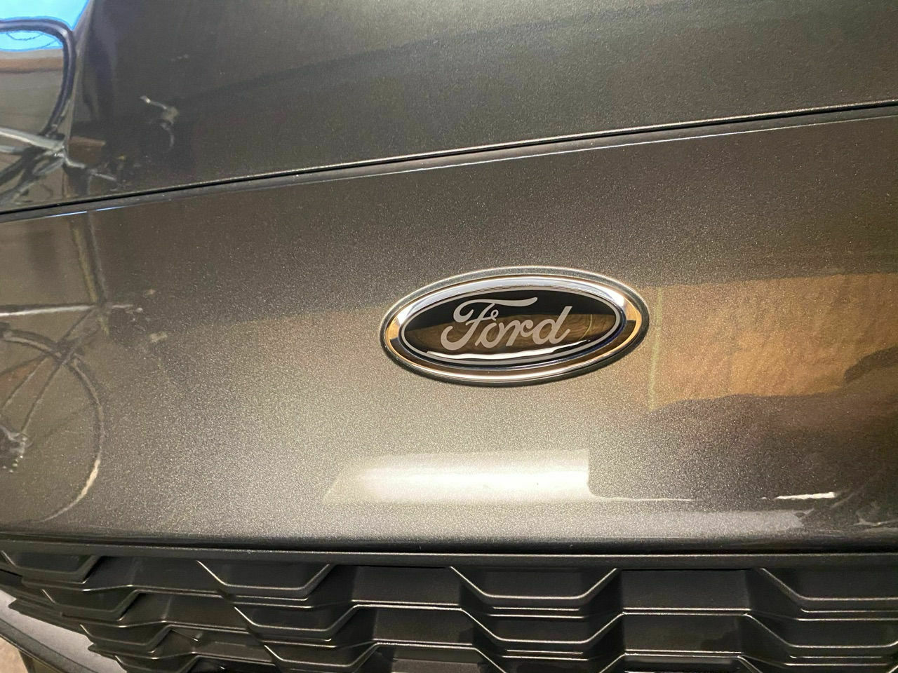 F O C U S Schriftzug in Schwarz?