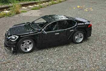 Lego-technic-tesla-model-s-2016-featured-image