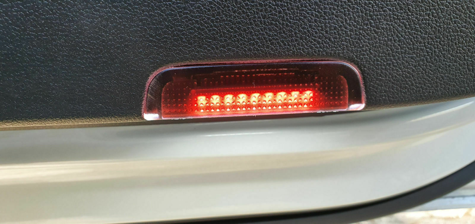 Türwarnleuchten nachrüsten - Anschluss und Programmierung hintere Türen?