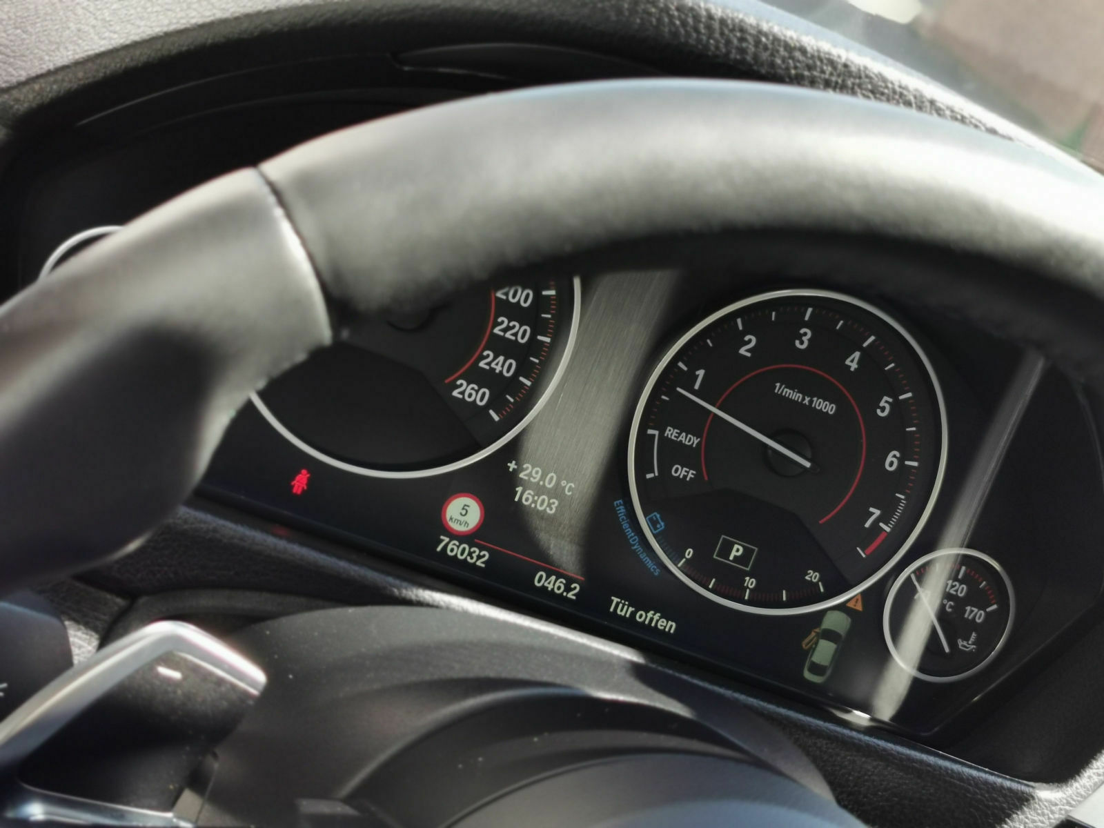 Speckiges Lederlenkrad wieder matt und sauber bekommen