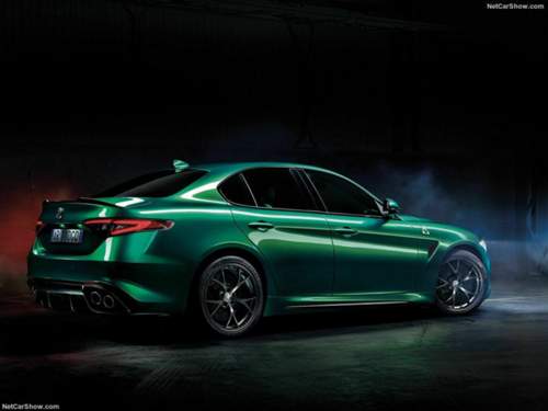 Alfa-romeo-giulia-quadrifoglio-2020-1024-0b