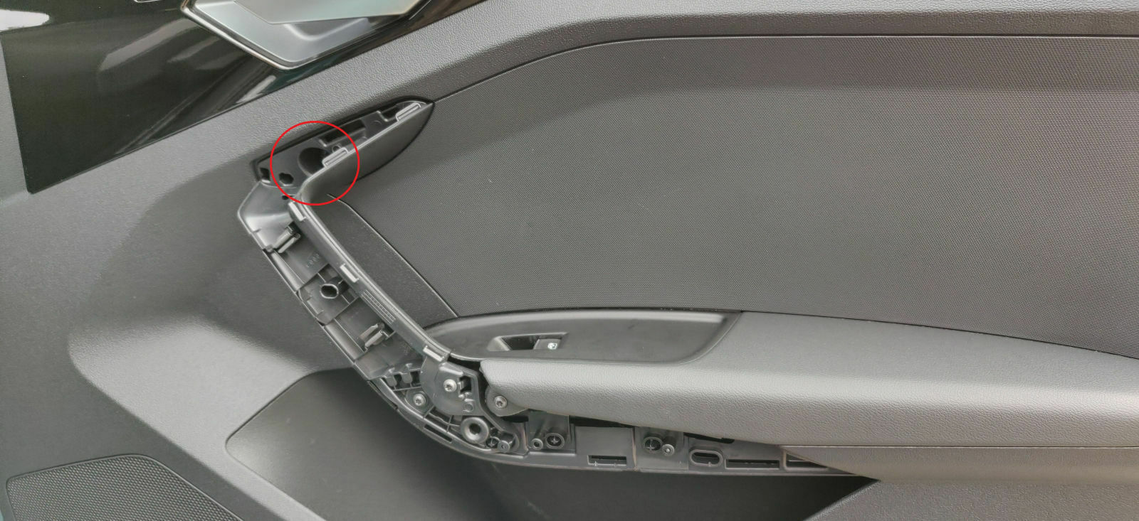 Innenlicht bzw. Türlicht / Audi-Ringe Nachrüsten beim A1 GB