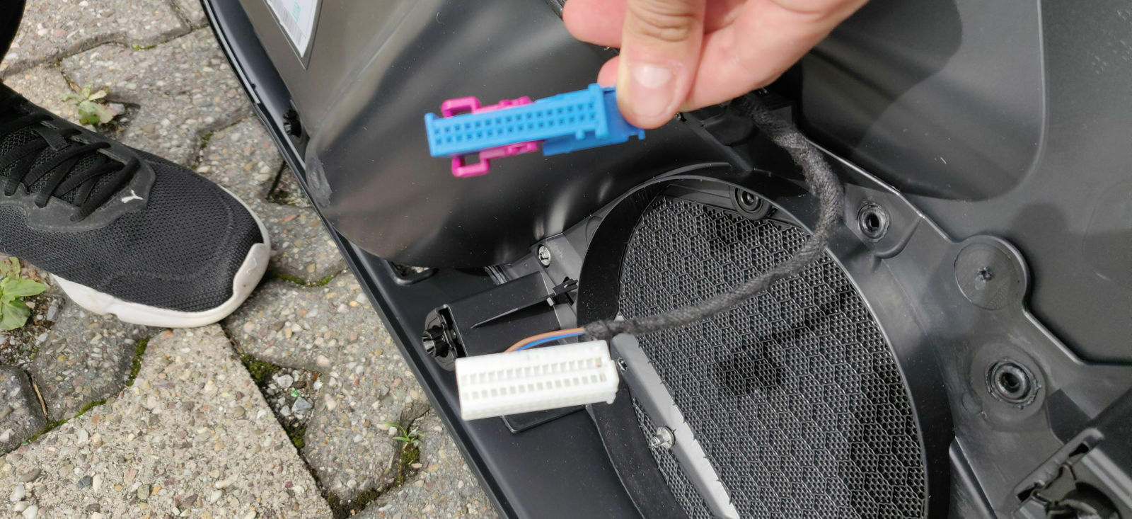 Innenlicht bzw. Türlicht / Audi-Ringe Nachrüsten beim A1 GB