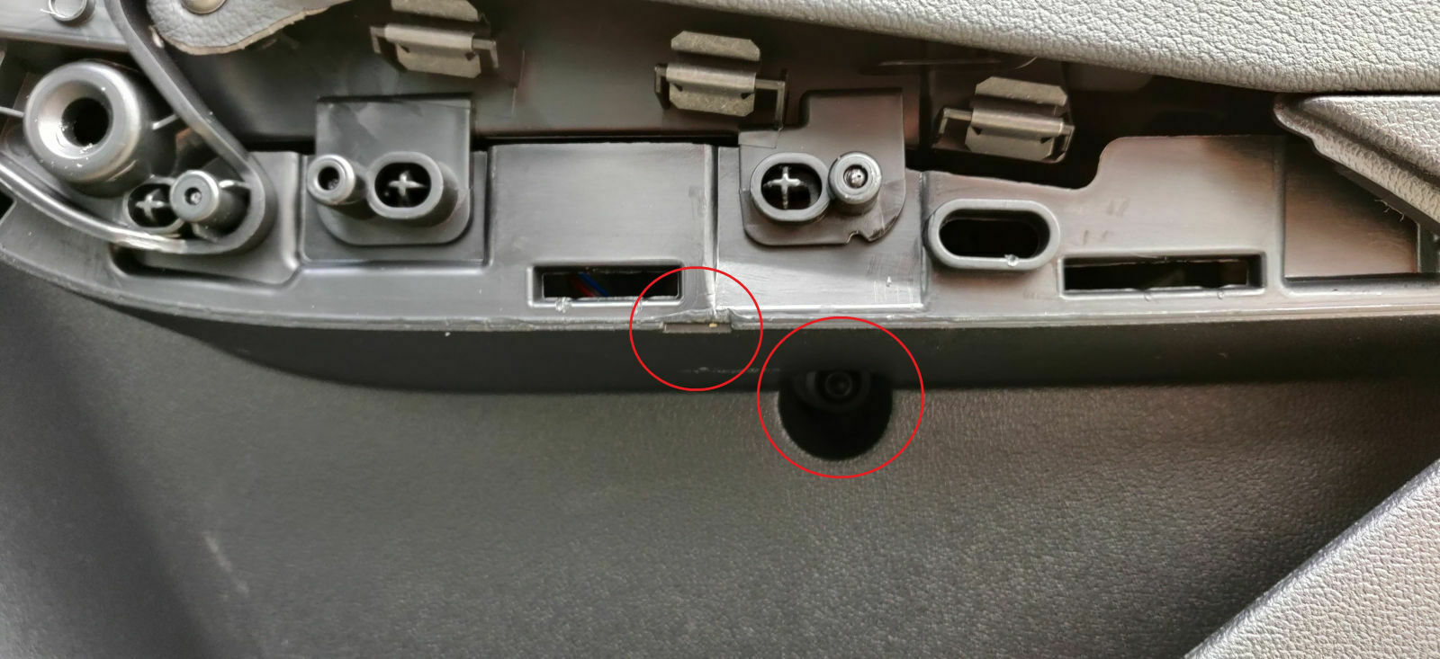 Innenlicht bzw. Türlicht / Audi-Ringe Nachrüsten beim A1 GB