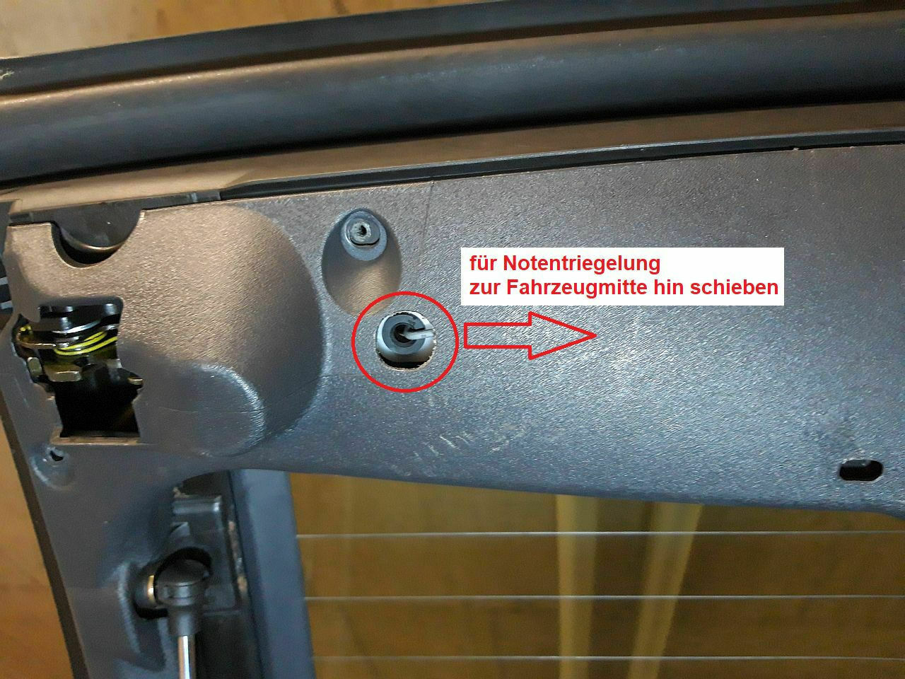Plurielheckklappennotentriegelung C3 Pluriel Kofferraum nicht, Dach nur 20cm Plurielheckklappennotentriegelung C3 Pluriel Kofferraum nicht, Dach nur 20cm