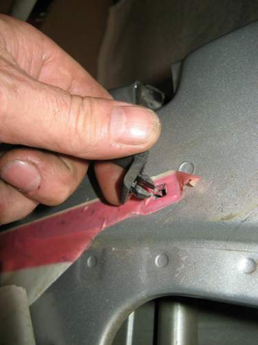 Schraubwinkel Kunststoff entfernen