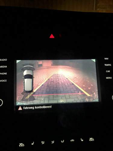 Nacht Bild mit Bremslicht.