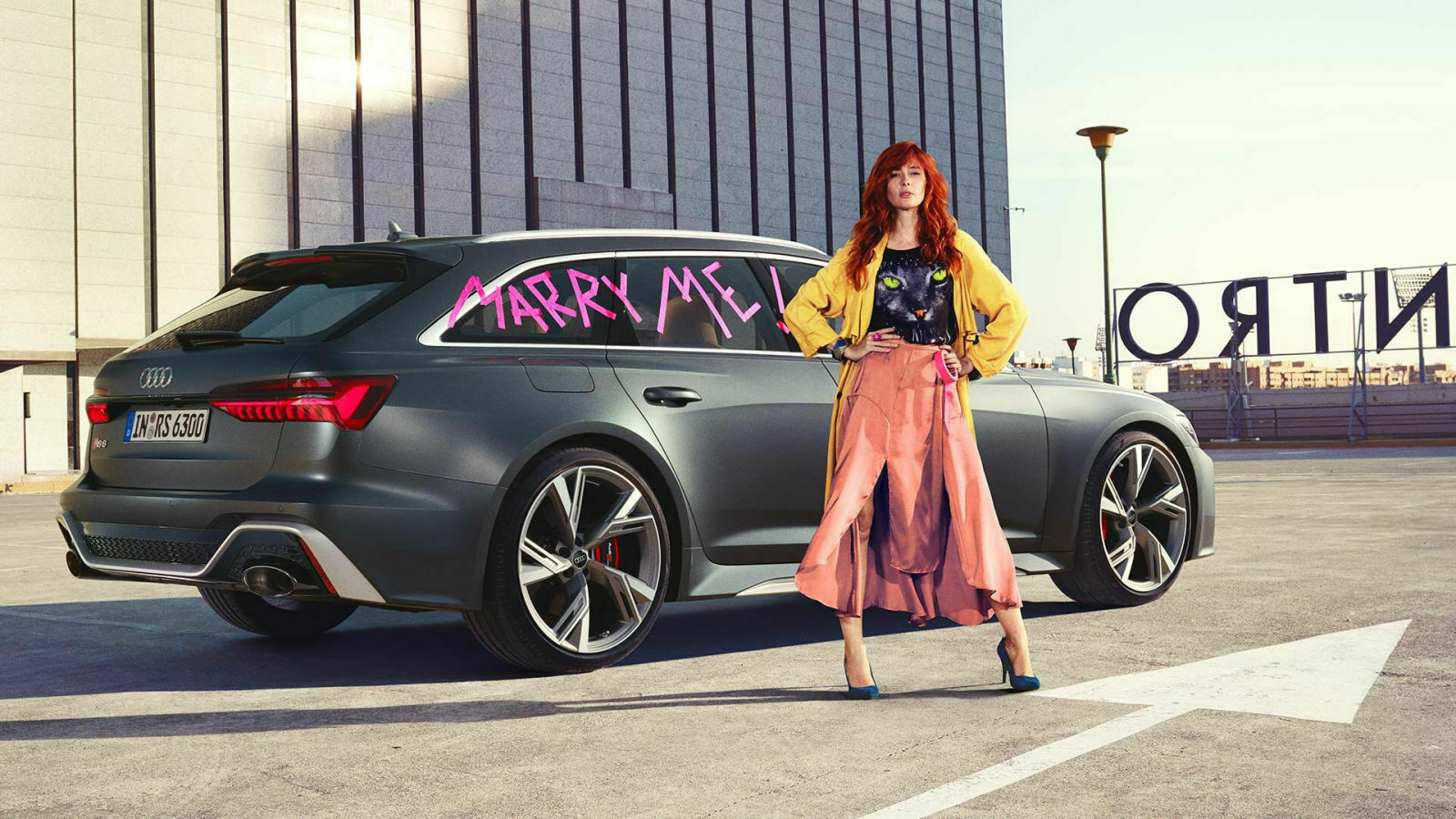 AUDI (RS4) - entschuldigt sich für Werbung!