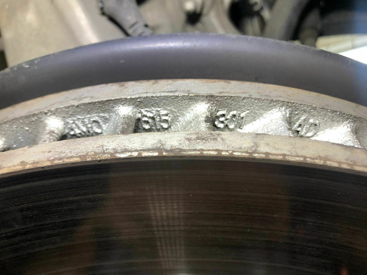 Audi Q7 Bremsscheiben vorne seitengleich?