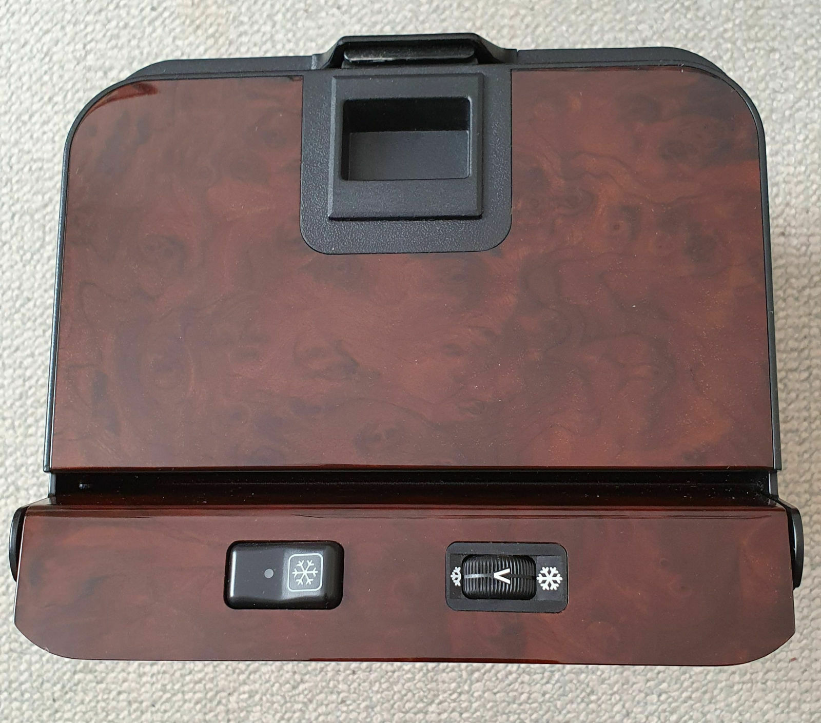 Wer hat eine Kühlbox im Fond? Wer hat eine Kühlbox im Kofferraum (W140 und W126)