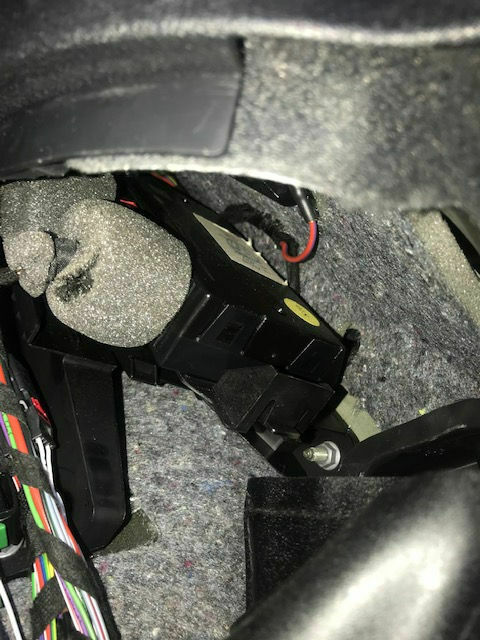 Einbauanleitung schwenkbare AHK