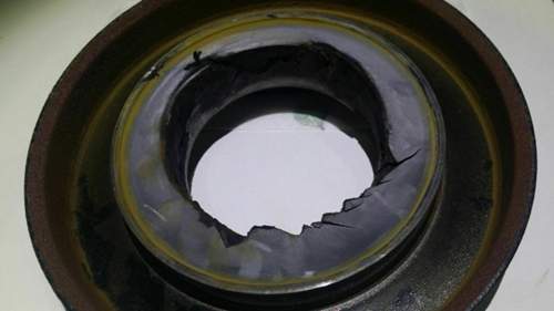 Riemenscheibe 059105251DK Gummi gelöst