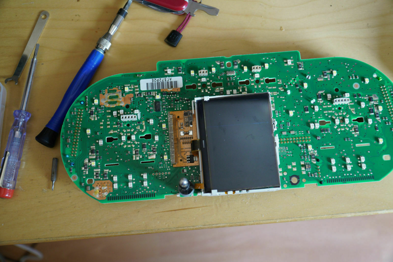FIS Display tauschen im Kombiinstrument (Kombiinstrument zerlegen - DIY)