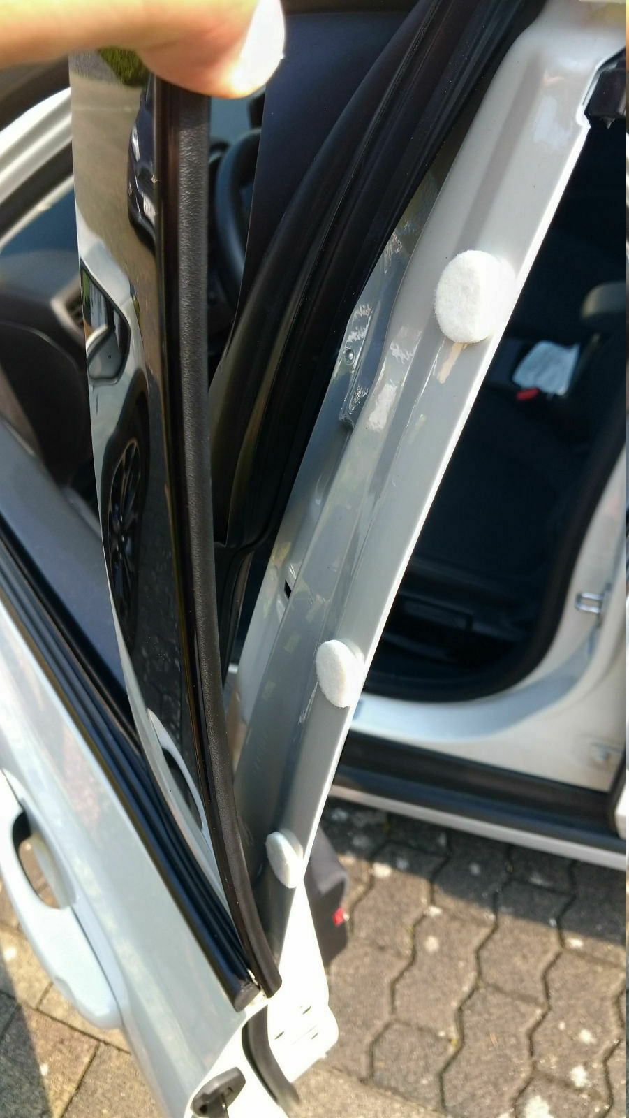 Knistern und Knacken "Klavierlackblende" B-Säule