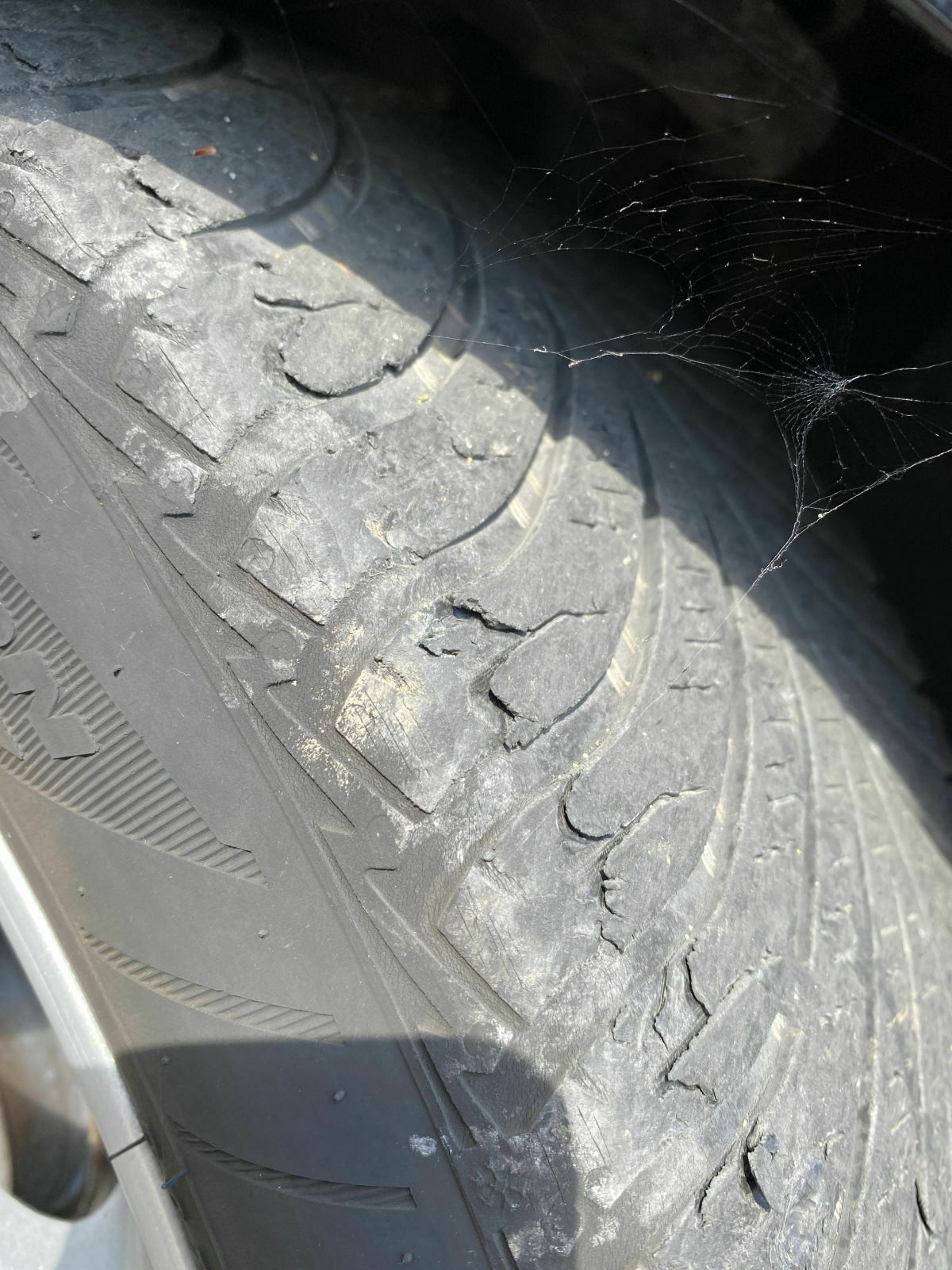 Merkwürdige Reifenabnutzung