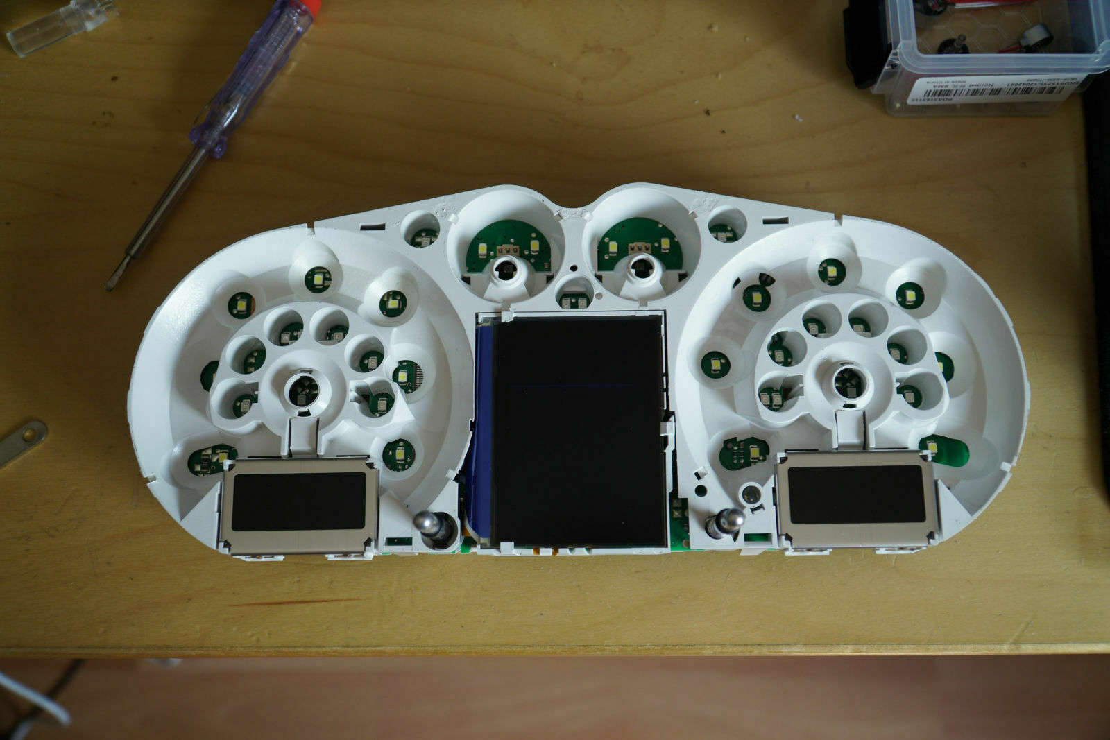 FIS Display tauschen im Kombiinstrument (Kombiinstrument zerlegen - DIY)