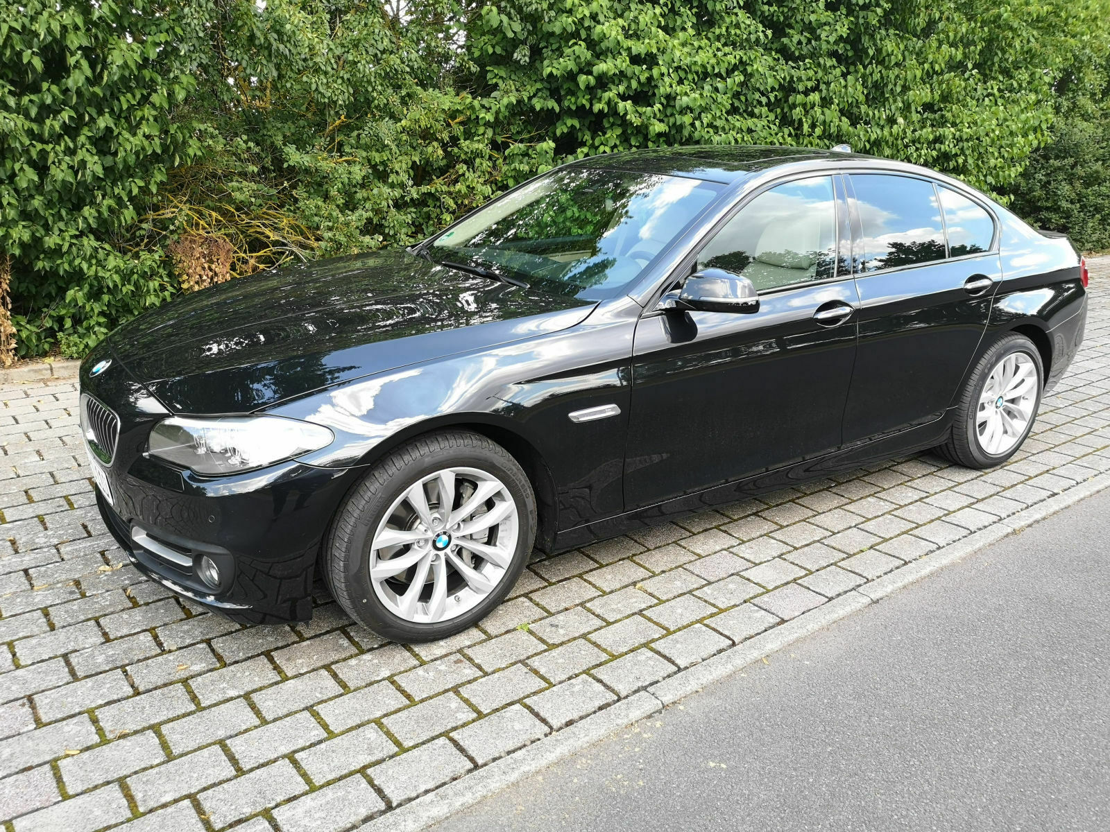 Postet hier eure BMWs mit euren Felgen:-)