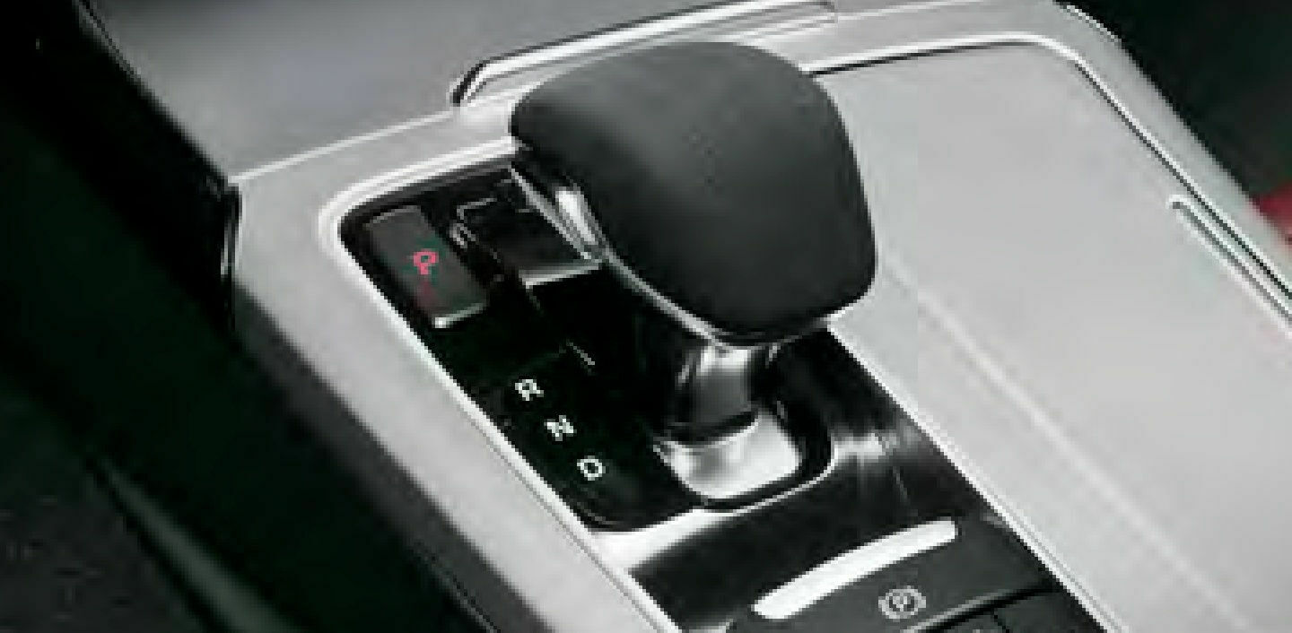 KIA STINGER FACELIFT unverstellt von hinten.