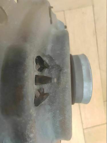 Scheinwerfer H4 Haltestifte.jpg