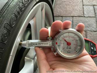 FLAIG Reifendruckprüfer als Referenz