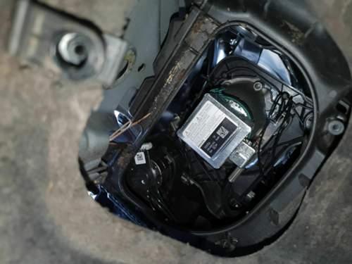 Blick durch die Serviceklappe auf den Brenner.jpeg