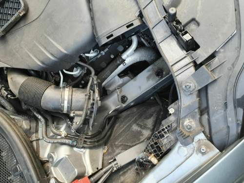 Blick von oben, ohne Luftfilterkasten.jpeg