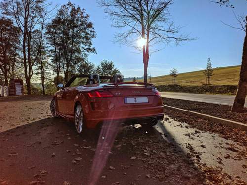 Audi TT Pulsorange Heckansicht