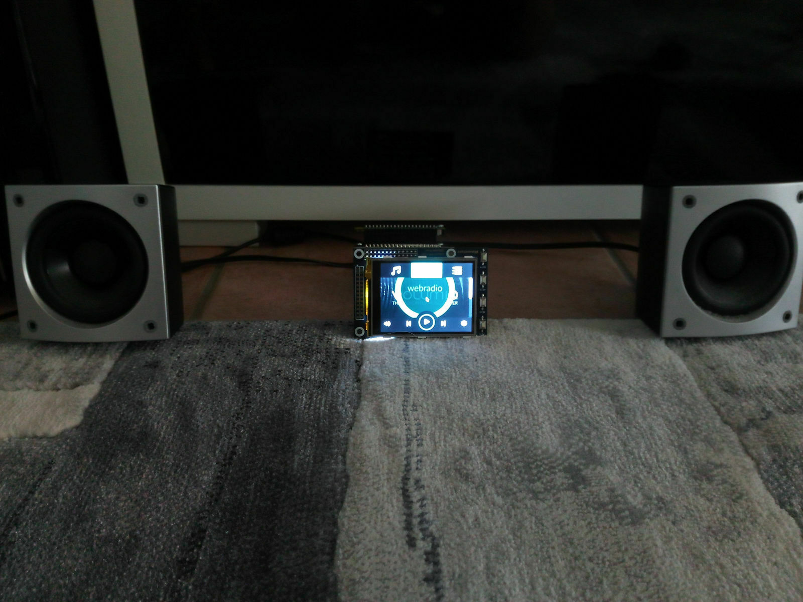 Bastelzwang - Eigenbau Webradio in ein Bose Gehäuse