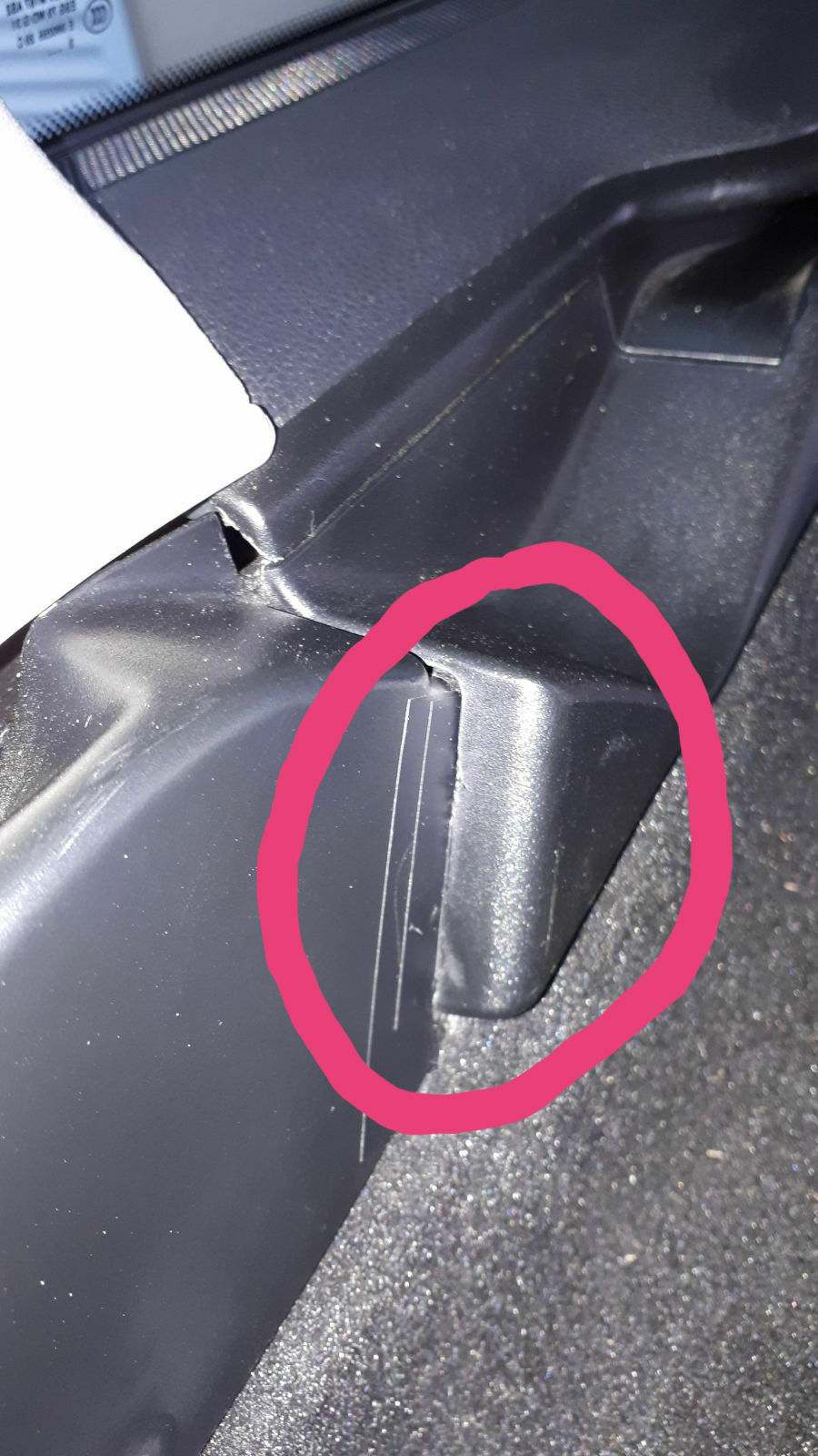 Knartzen wenn Carroserie sich verwindet T-model