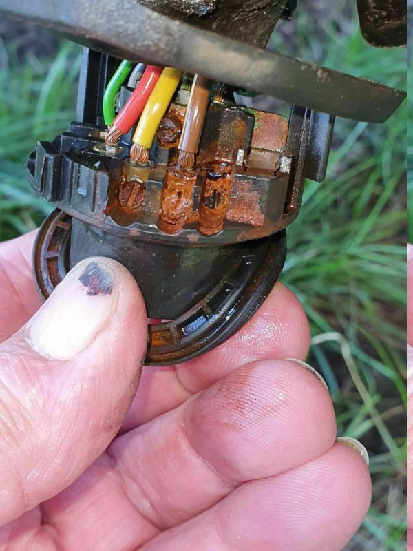 AHK-Steuergerät spinnt