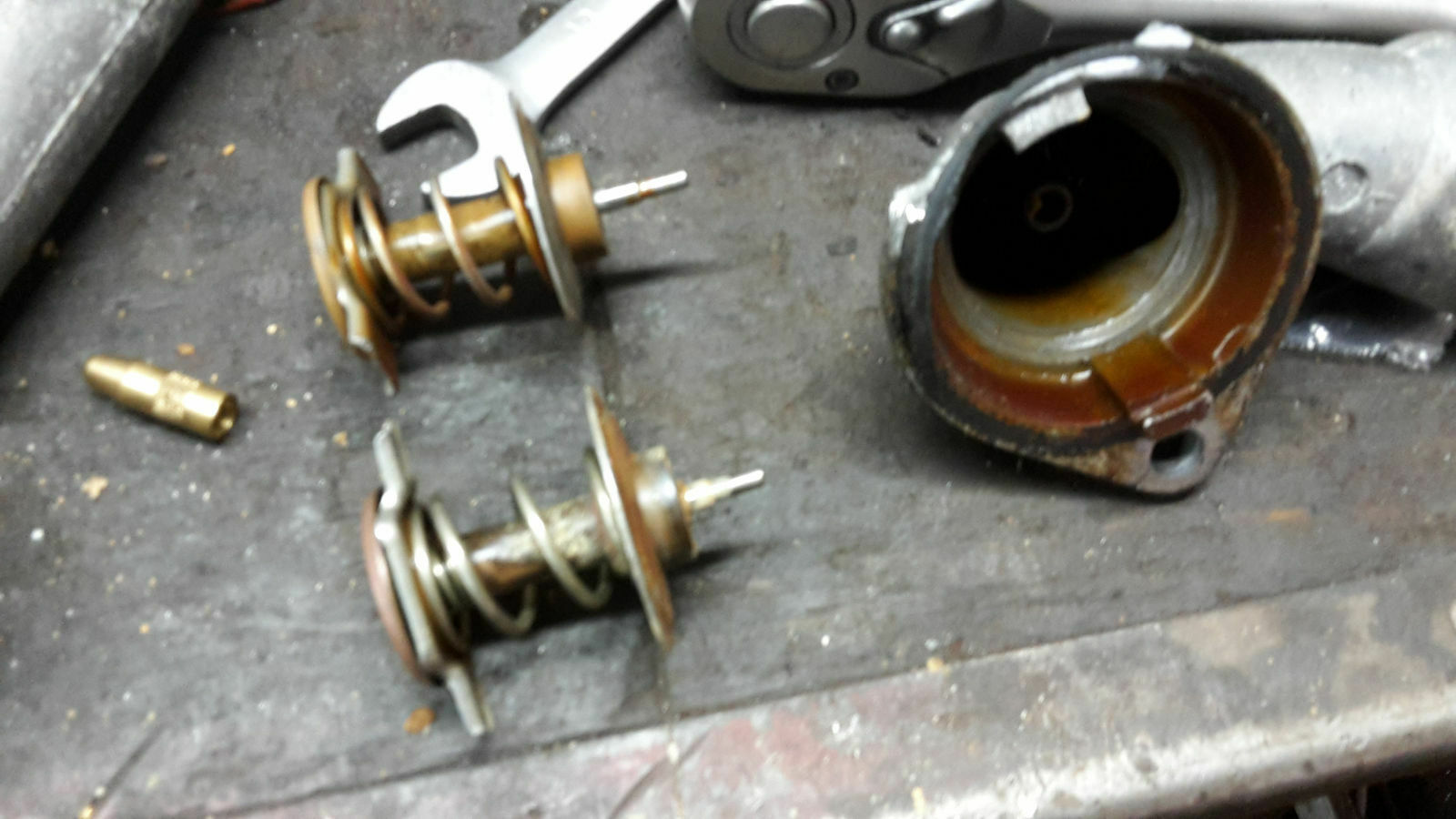 Omega B - X25XE - Bekomme den Thermostat nicht heraus?