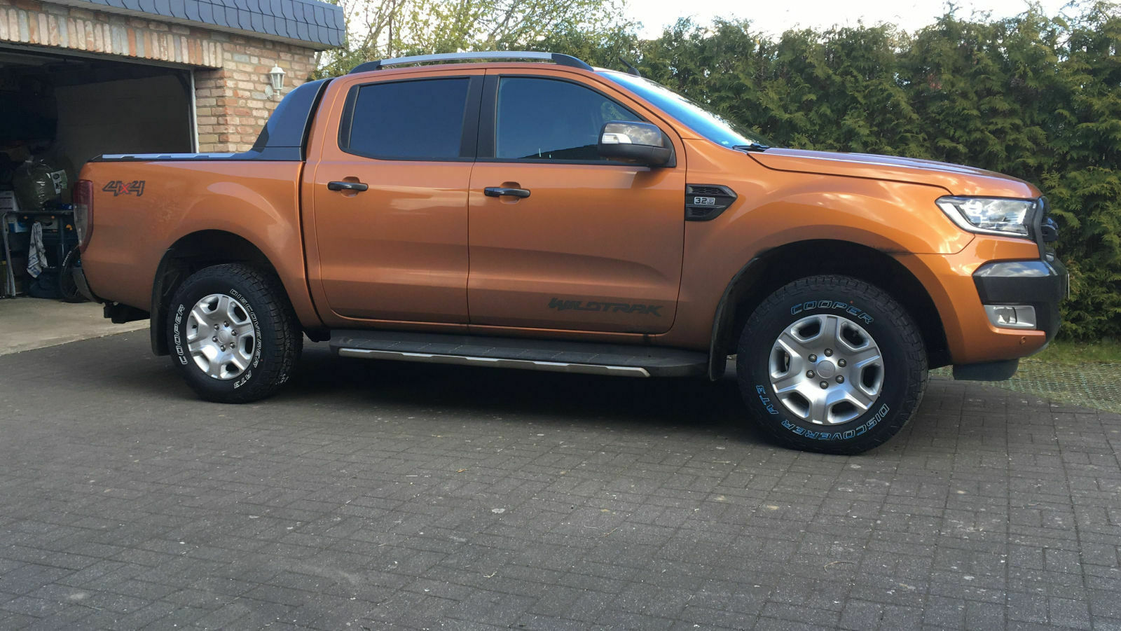 Der Schrottplatz - Spiegelsymmetrisch des Showrooms