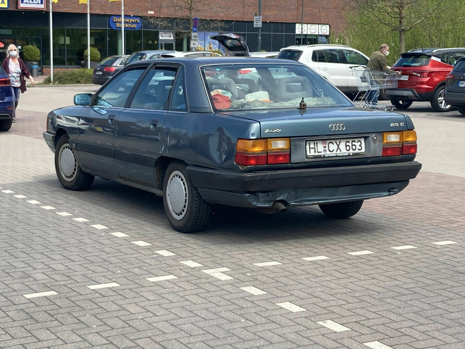 1c702526-c5f0-4fe8-9cb8-c1137b815579