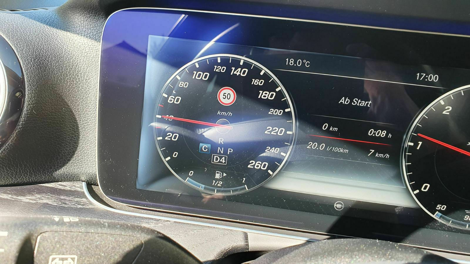 Helle Flecken am Widescreen-Display