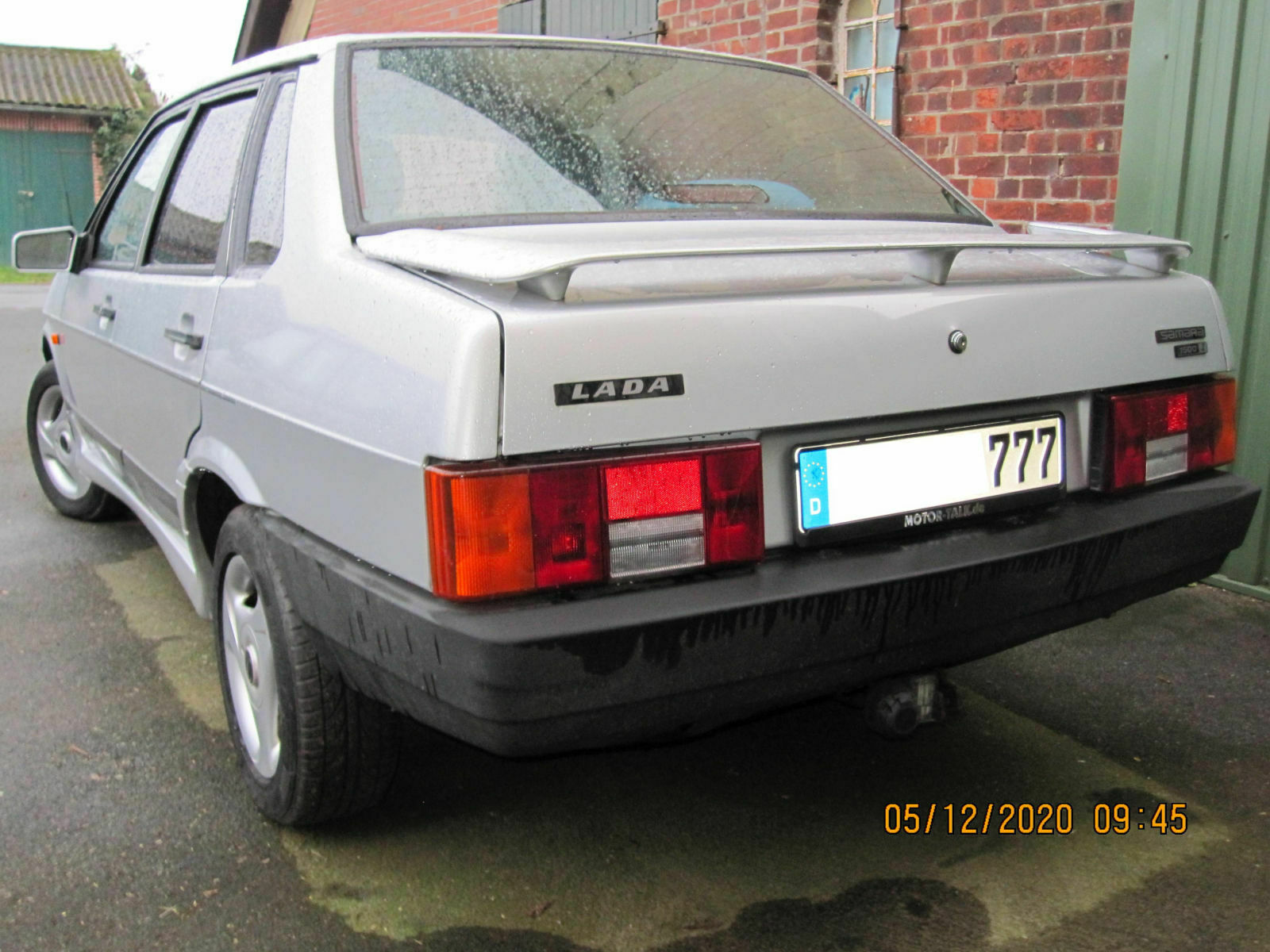 Der Schrottplatz - Spiegelsymmetrisch des Showrooms