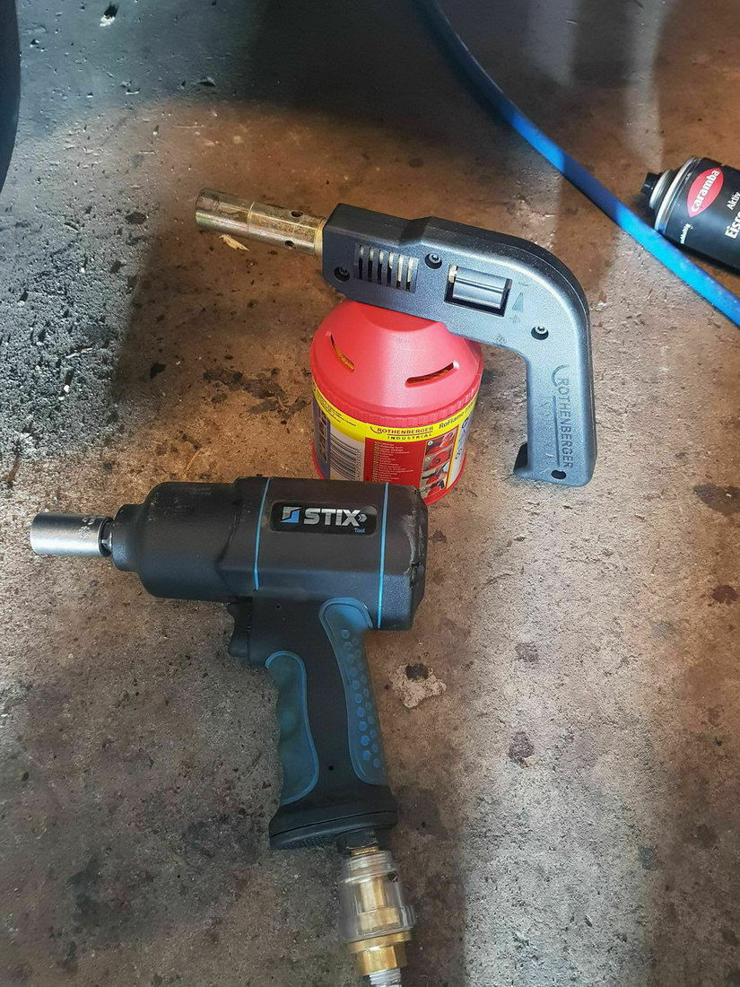 Einzelner Querlenker ausgeschlagen. Was wechseln?