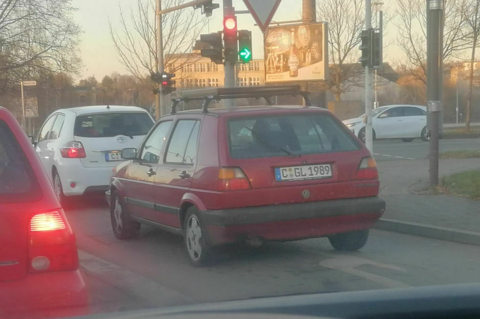Der Schrottplatz - Spiegelsymmetrisch des Showrooms