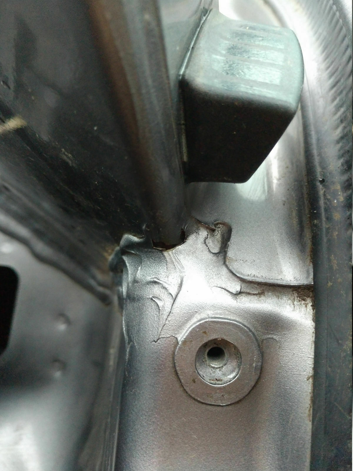 Wasser dringt in Kofferraum ein - Leck gefunden!