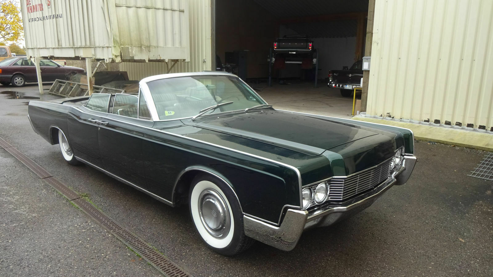 us-cars-lincoln-4-doors-convertible