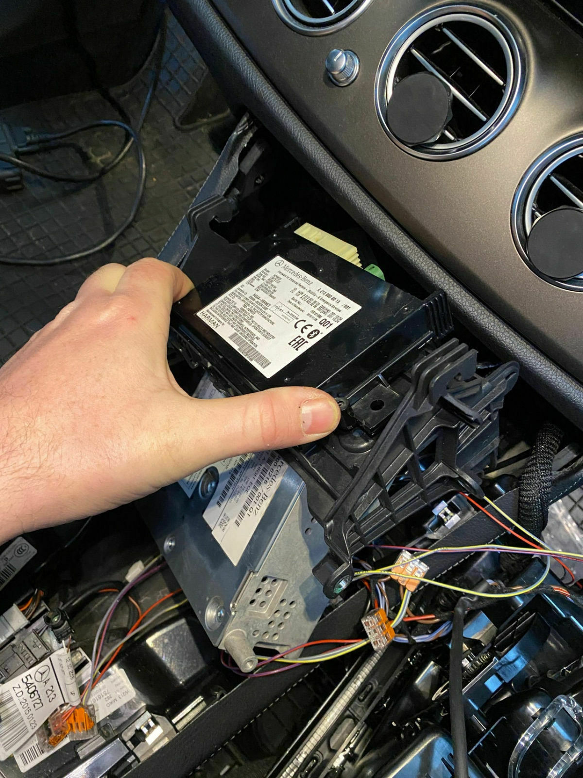 Umbau des Steuergeraet.jpg Umrüstung Hermes Modul LTEVariante W213