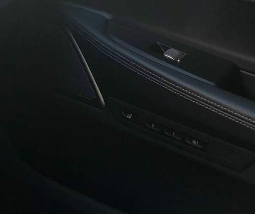 G11 LCI - schwarze Plastikschalter.jpg