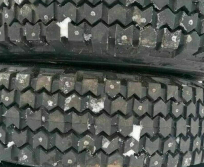 Der Schrottplatz - Spiegelsymmetrisch des Showrooms