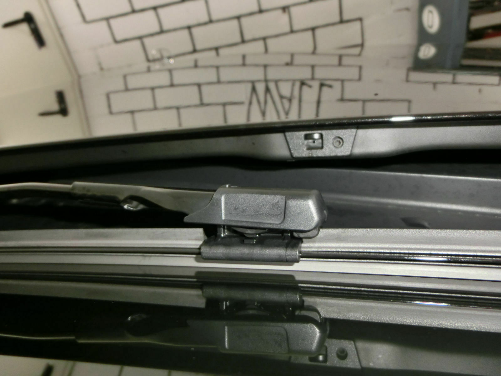 Scheibenwischer, kurz vor dem Wahnsinn........bin für jeden Rat dankbar.