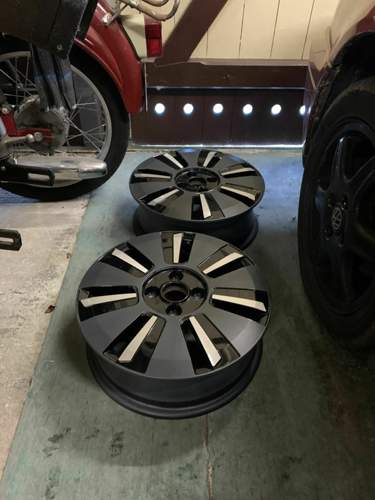 B5645491-a9b4-423e-a975-e64a0a53a93f