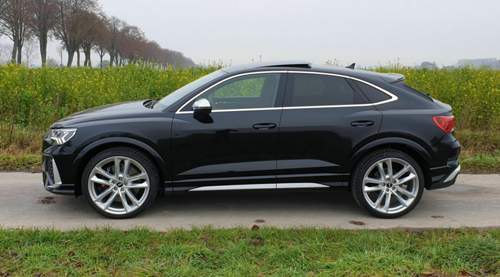 Q3 Sportback.jpg
