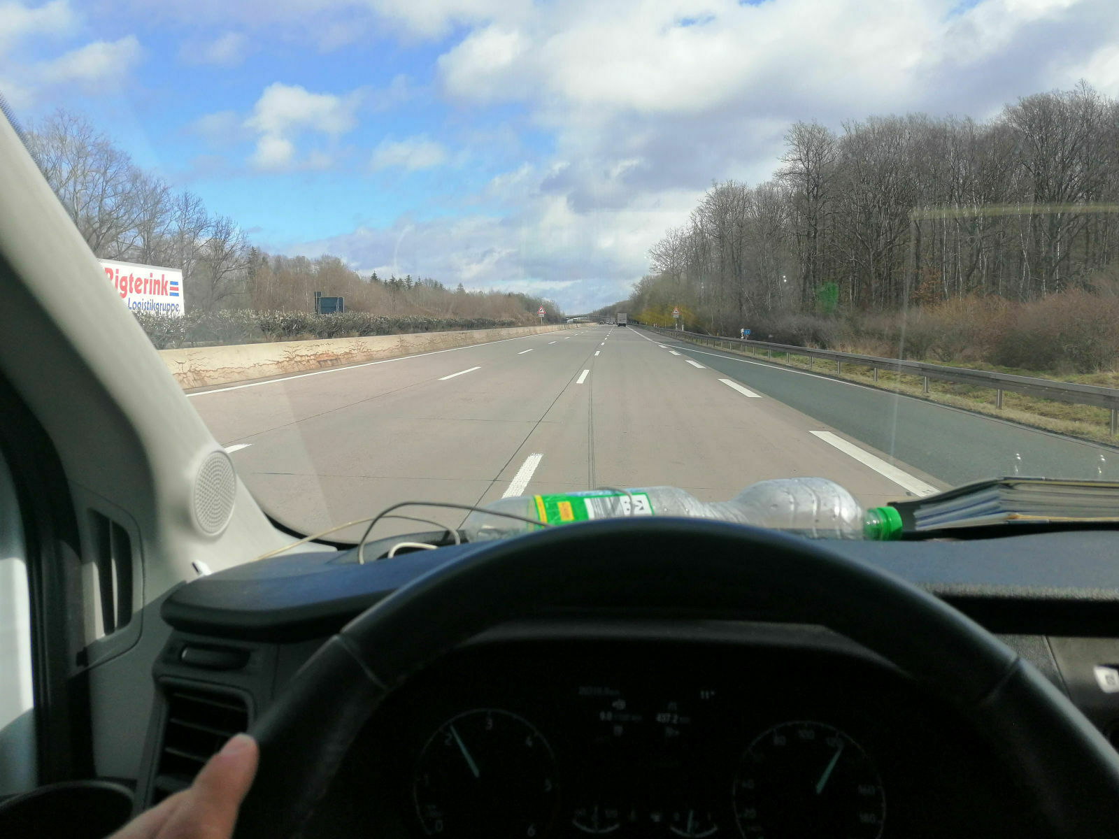 Der Schrottplatz - Spiegelsymmetrisch des Showrooms